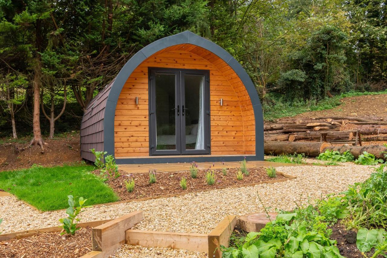 The Plough Inn Cabins Ramsden Exterior photo